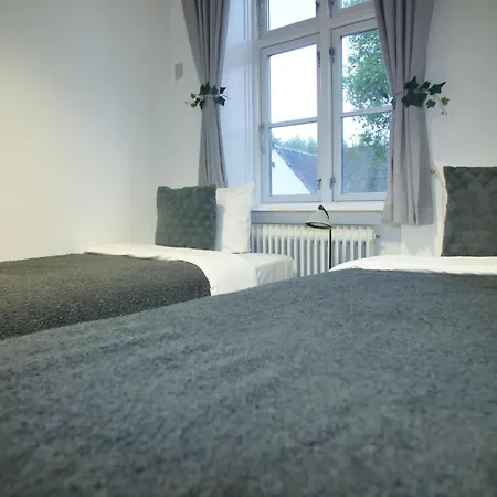 Svaleholm Gaard Roskilde * Veddelev